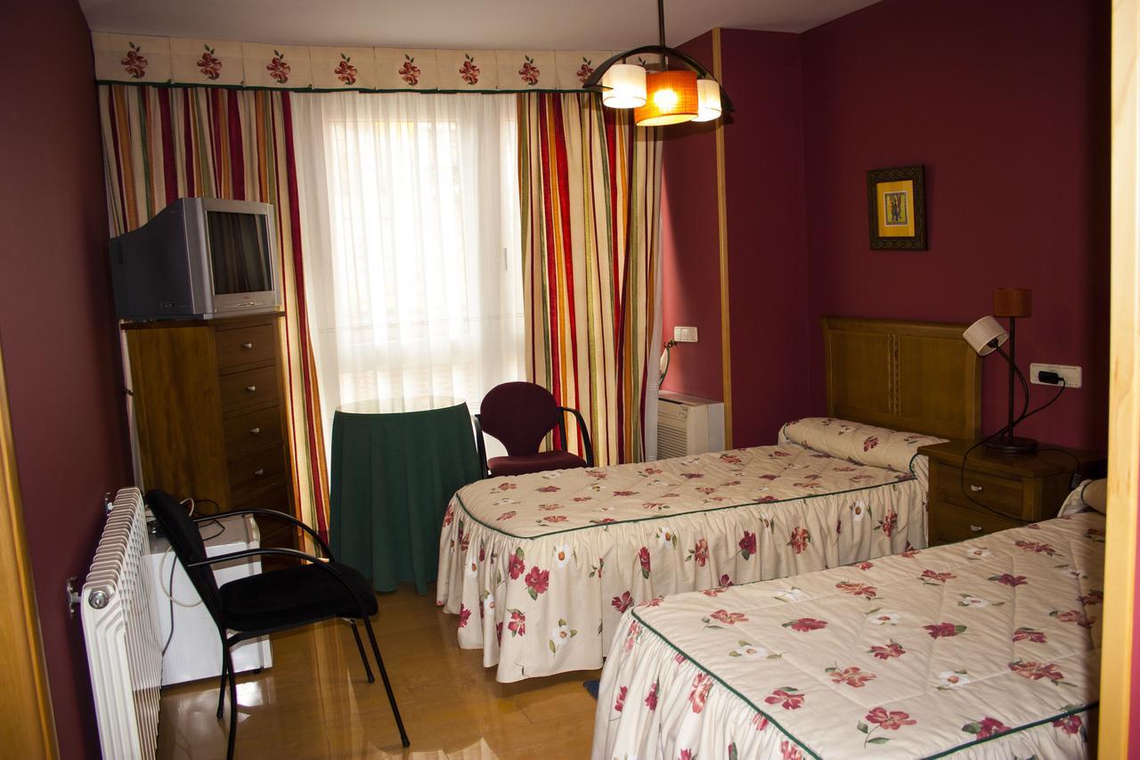 Hostal Arpa Ávila Eksteriør bilde